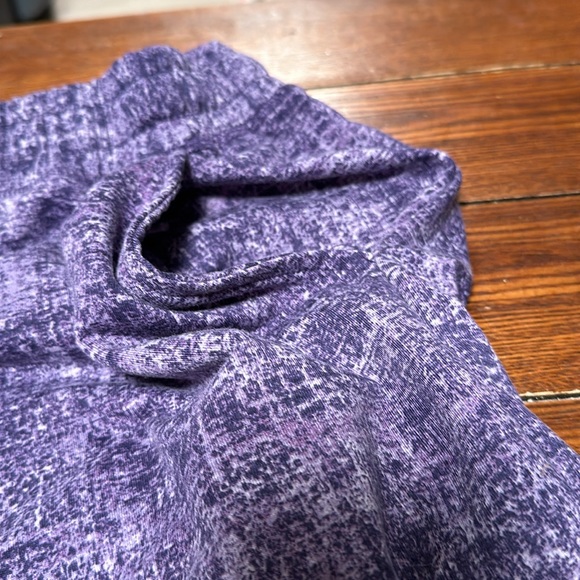 Lularoe shorts. Size 2x. Never worn purple. Soft fabric - Picture 2 of 4